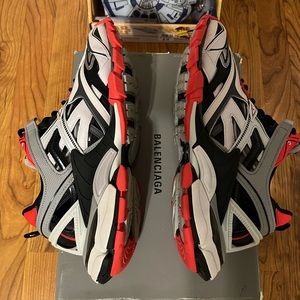 Balenciaga track.2